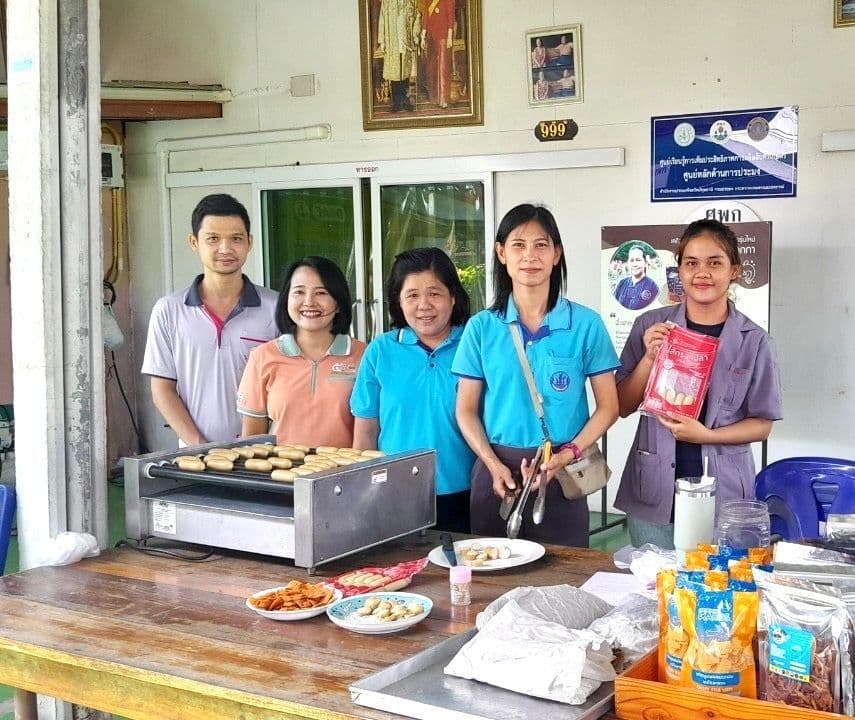 การพัฒนาฉลากสินค้าปลาดุกเส้นของกลุ่มวิสาหกิจชุมชนลำไทรพัฒนา ตำบลลำไทร อำเภอลำลูกกา จังหวัดปทุมธานี