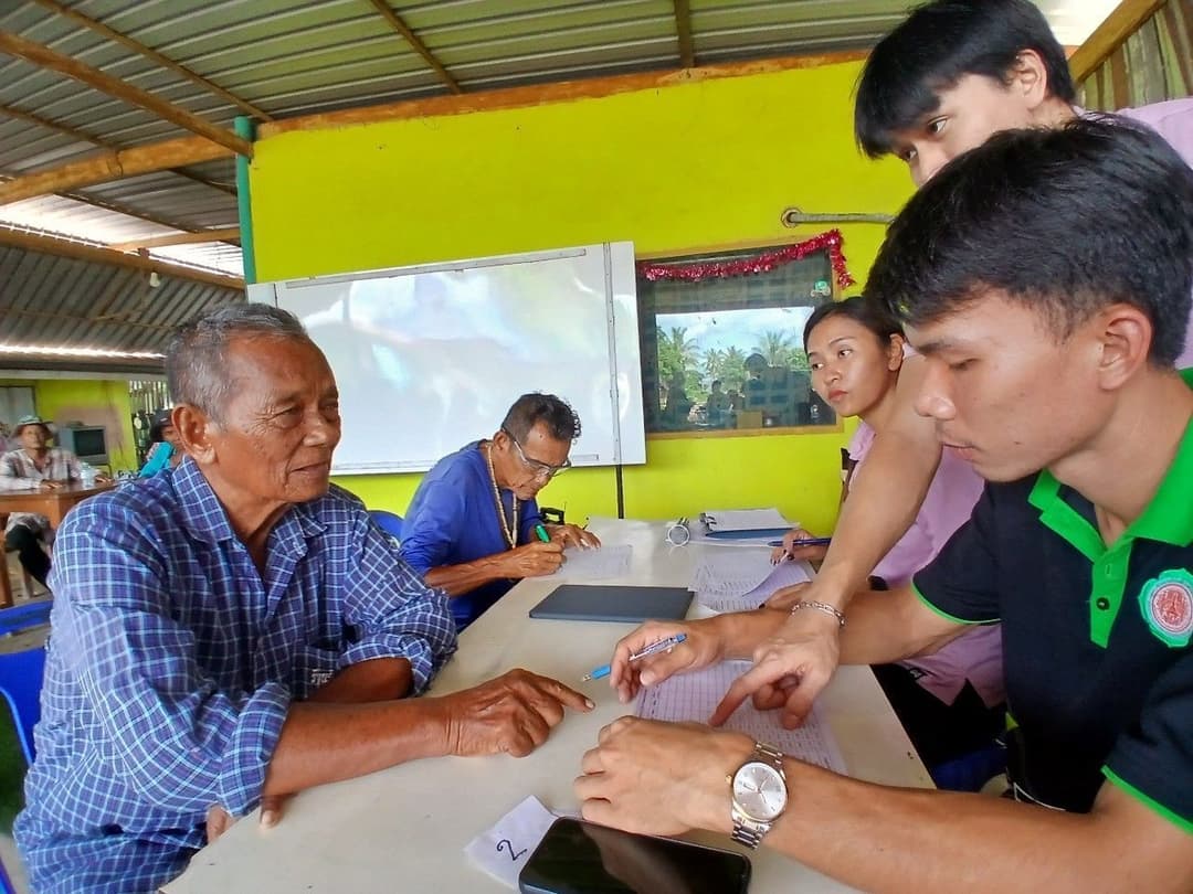 ต้นทุน ผลตอบแทนการปลูกข้าวโดยใช้สารเคมีและการปลูกข้าวโดยใช้สารชีวภัณฑ์ร่วมกับสารเคมีของเกษตรกร ตำบลบางพลีน้อย อำเภอบางบ่อ จังหวัดสมุทรปราการ