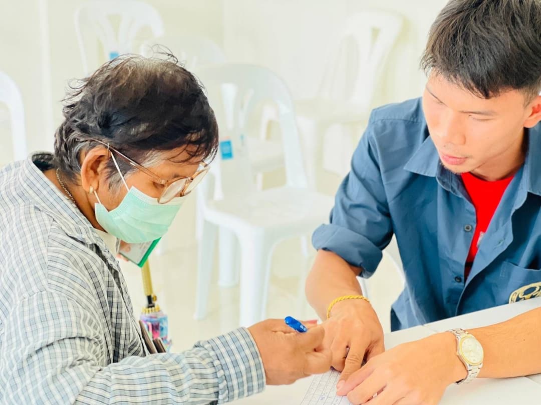 ต้นทุน ผลตอบแทนการปลูกข้าวโดยใช้สารเคมีและการปลูกข้าวโดยใช้สารชีวภัณฑ์ร่วมกับสารเคมีของเกษตรกร ตำบลบางพลีน้อย อำเภอบางบ่อ จังหวัดสมุทรปราการ