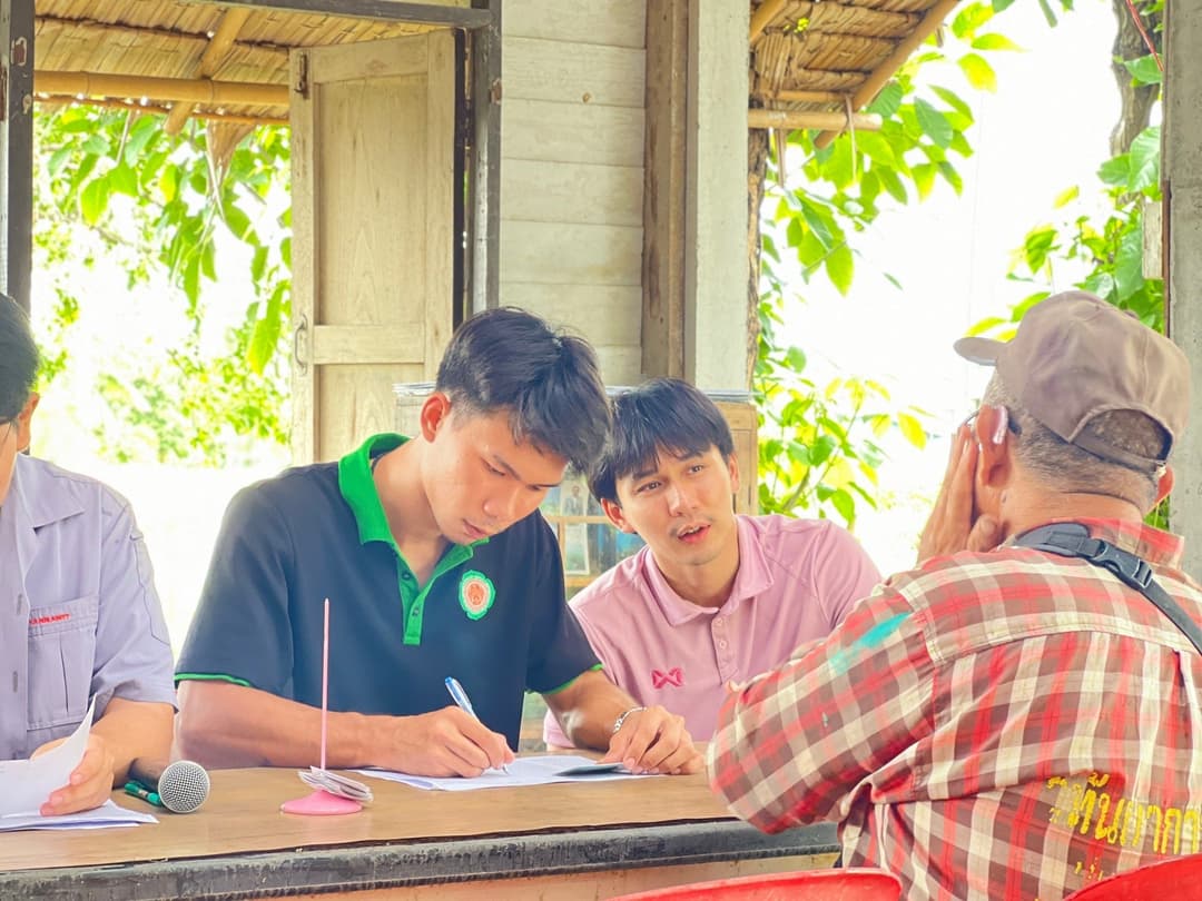 ต้นทุน ผลตอบแทนการปลูกข้าวโดยใช้สารเคมีและการปลูกข้าวโดยใช้สารชีวภัณฑ์ร่วมกับสารเคมีของเกษตรกร ตำบลบางพลีน้อย อำเภอบางบ่อ จังหวัดสมุทรปราการ