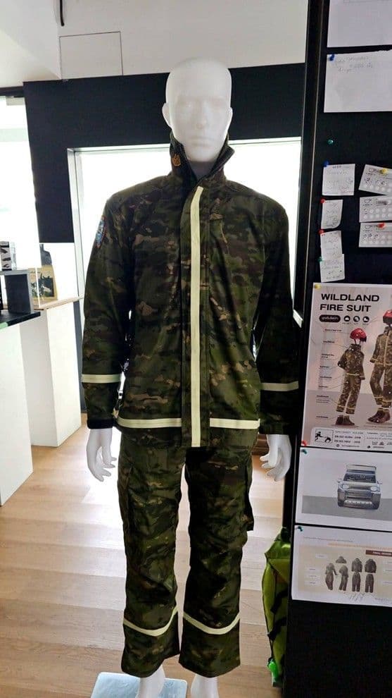 ชุดดับไฟป่า (Wildland Fire Suit)